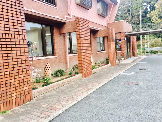 野田内科医院玄関・玄関前